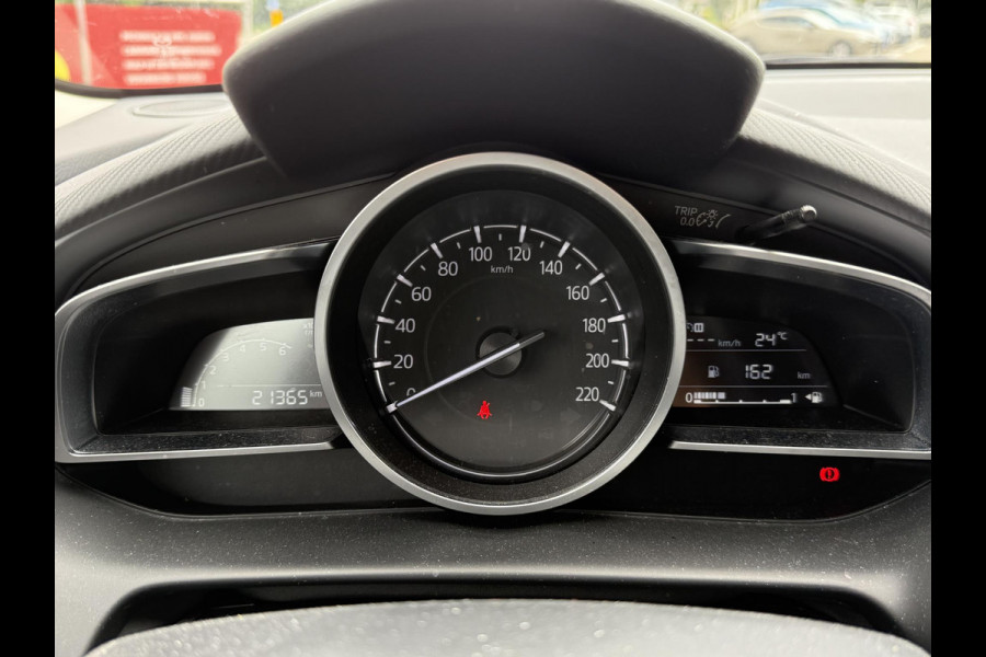 Mazda 2 1.5 Skyactiv-G Luxury | CRUISE CONTROL | STOELVERWARMING | CLIMATE CONTROL | LANE ASSIST |