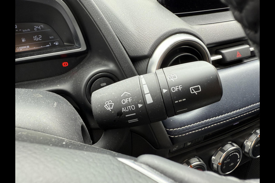 Mazda 2 1.5 Skyactiv-G Luxury | CRUISE CONTROL | STOELVERWARMING | CLIMATE CONTROL | LANE ASSIST |