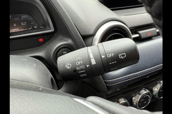 Mazda 2 1.5 Skyactiv-G Luxury | CRUISE CONTROL | STOELVERWARMING | CLIMATE CONTROL | LANE ASSIST |