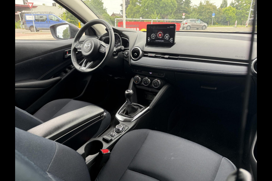 Mazda 2 1.5 Skyactiv-G Luxury | CRUISE CONTROL | STOELVERWARMING | CLIMATE CONTROL | LANE ASSIST |