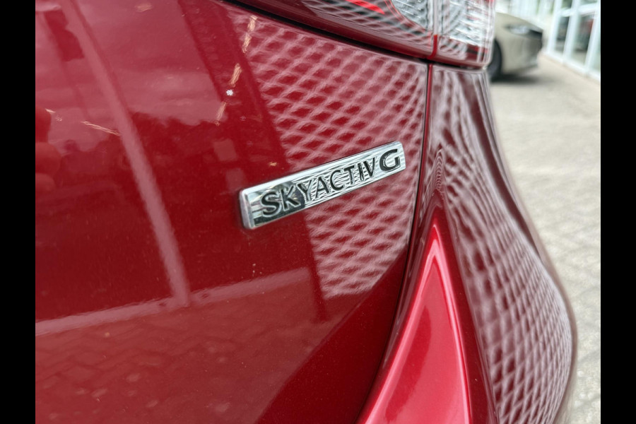 Mazda 2 1.5 Skyactiv-G Luxury | CRUISE CONTROL | STOELVERWARMING | CLIMATE CONTROL | LANE ASSIST |