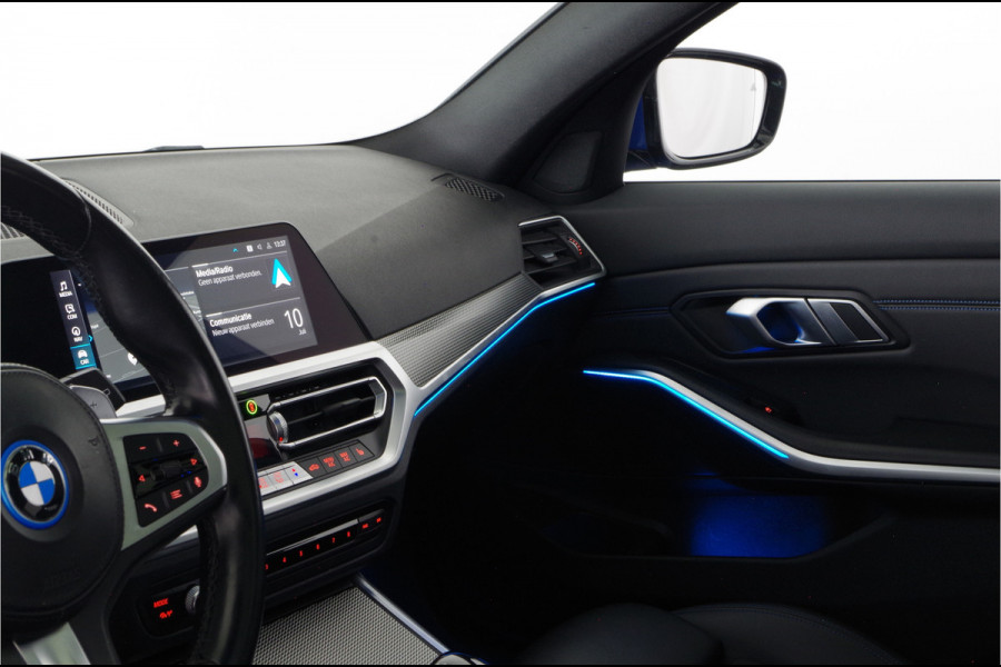 BMW 3 Serie Touring 330e M Sport Pano.schuif/Laser LED/Adaptive ophanging/Memory/Head-up/Portimo Blue...