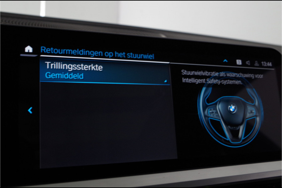 BMW 3 Serie Touring 330e M Sport Pano.schuif/Laser LED/Adaptive ophanging/Memory/Head-up/Portimo Blue...