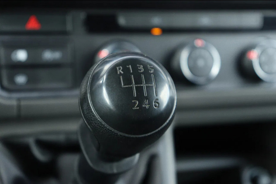 Volkswagen Crafter 2.0 TDI L3H2 l AIRCO l NAVI l CRUISE CONTROL l PDC