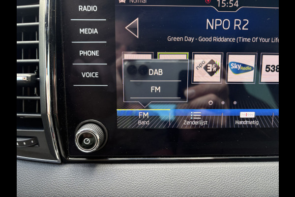 Škoda Karoq 1.5 TSi 150pk 4x4 DSG Scout Sportline Business CAMERA/ADAPT.CRUISE/CANTON/19INCH/AFN.TREKHAAK