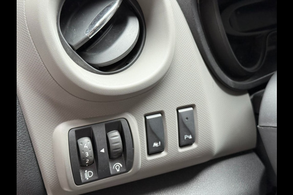 Renault Trafic 1.6 DCI L1 Airco usb cruise control trekhaak pdc 3zits