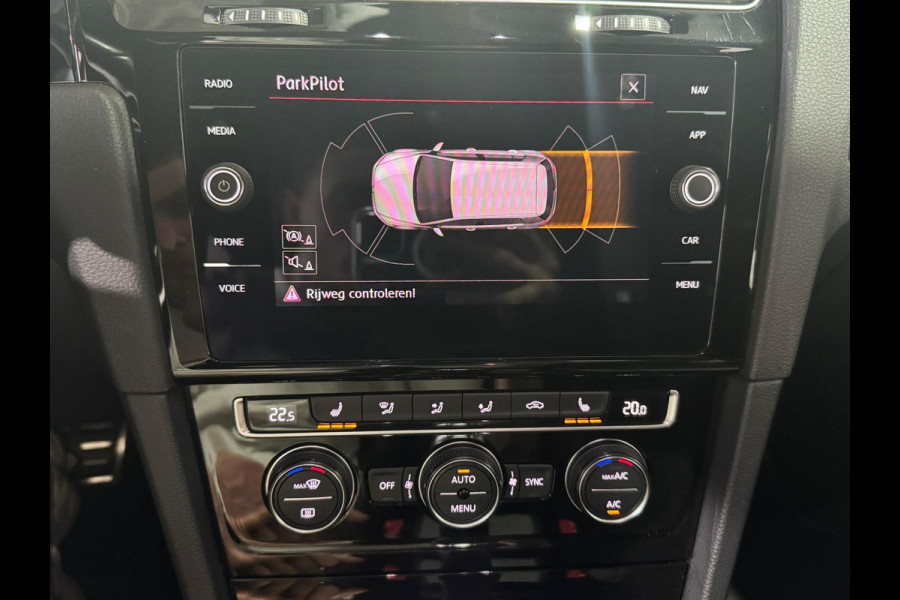 Volkswagen Golf 2.0 TSI GTI Performance | ACC | 19 inch | DynaAudio | Winterpakket | Carplay | Navi