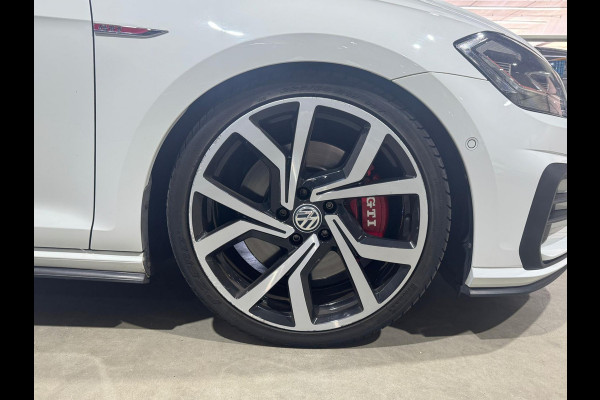 Volkswagen Golf 2.0 TSI GTI Performance | ACC | 19 inch | DynaAudio | Winterpakket | Carplay | Navi