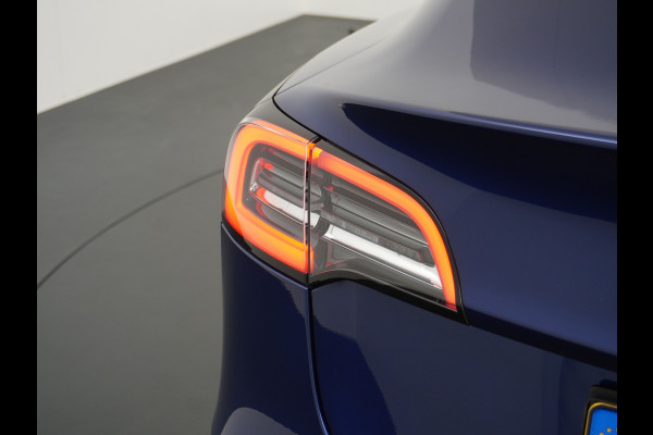 Tesla Model 3 RWD SR+ 60kWh 325PK FSD 3-Computer 18" AutoPilot Leder PanoDak Adaptive-Cruise Lmv Camera's Elektr.-Stuur+Stoelen+Spiegels+Geheu Navi LED Comfortstoelen ACC DAB Voorverwarmen interieur via App Keyless via Telefoonsleutel One-Pedal-Drive Origineel Nederlandse auto tot 11kw laden thuis! 1.584kg licht! Accu Garantie tot 02-06-2028/160.000km