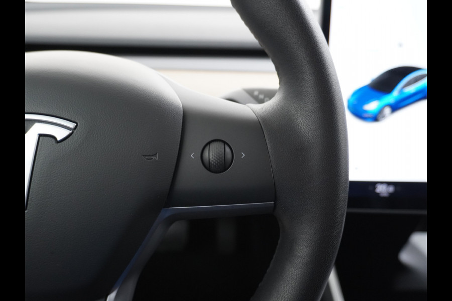 Tesla Model 3 RWD SR+ 60kWh 325PK FSD 3-Computer 18" AutoPilot Leder PanoDak Adaptive-Cruise Lmv Camera's Elektr.-Stuur+Stoelen+Spiegels+Geheu Navi LED Comfortstoelen ACC DAB Voorverwarmen interieur via App Keyless via Telefoonsleutel One-Pedal-Drive Origineel Nederlandse auto tot 11kw laden thuis! 1.584kg licht! Accu Garantie tot 02-06-2028/160.000km