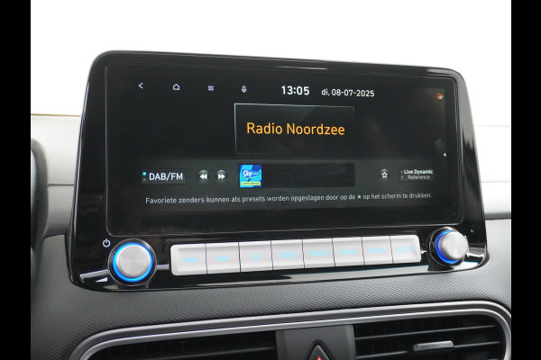 Hyundai Kona EV 64kWh 204pk Leer Schuif/Kanteldak 3 Fase laden Warmtepomp Apple Carplay Android Navi Camera Elektr.Stoelen+Verwarmd+Ventilati Pdc Elektr.Stoelen+Verwarmd+Ventilatie-koeling Subwoofer Bluetooth Dodehoek detector 1e Eigenaar Heerlijke, sterke FEV, Enorm Efficient en grote accu! 484km WLTP range