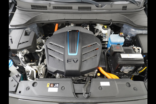 Hyundai Kona EV 64kWh 204pk Leer Schuif/Kanteldak 3 Fase laden Warmtepomp Apple Carplay Android Navi Camera Elektr.Stoelen+Verwarmd+Ventilati Pdc Elektr.Stoelen+Verwarmd+Ventilatie-koeling Subwoofer Bluetooth Dodehoek detector 1e Eigenaar Heerlijke, sterke FEV, Enorm Efficient en grote accu! 484km WLTP range
