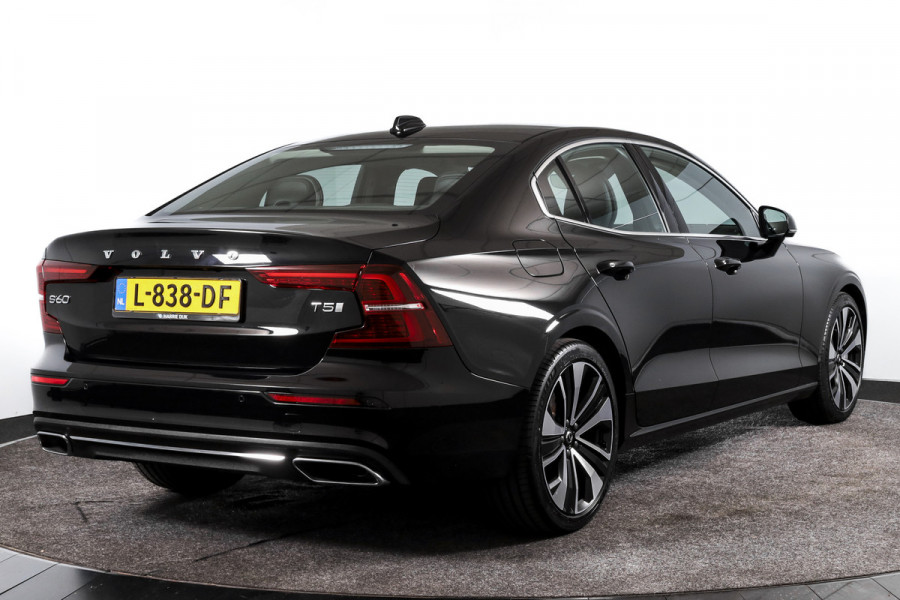 Volvo S60 2.0 T5 250 PK Intro Edition - Automaat | Dig. Cockpit | Adapt. Cruise | Leder | Elek. bestuurderstoel met geheugen | Stoelverw. | PDC | Camera | NAV + App. Connect | ECC | DAB | Elek. Trekhaak | LM 19" |