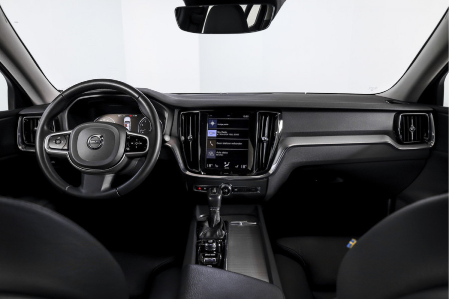 Volvo S60 2.0 T5 250 PK Intro Edition - Automaat | Dig. Cockpit | Adapt. Cruise | Leder | Elek. bestuurderstoel met geheugen | Stoelverw. | PDC | Camera | NAV + App. Connect | ECC | DAB | Elek. Trekhaak | LM 19" |