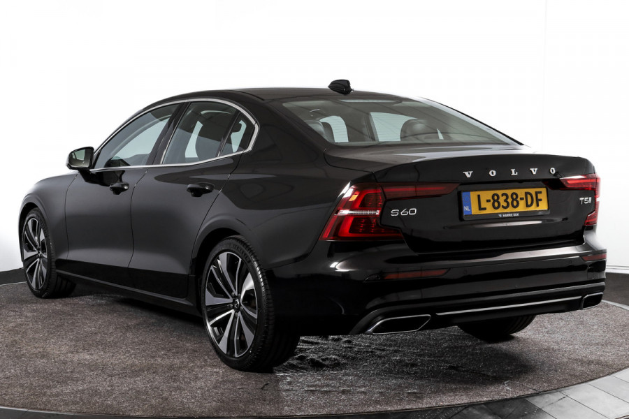 Volvo S60 2.0 T5 250 PK Intro Edition - Automaat | Dig. Cockpit | Adapt. Cruise | Leder | Elek. bestuurderstoel met geheugen | Stoelverw. | PDC | Camera | NAV + App. Connect | ECC | DAB | Elek. Trekhaak | LM 19" |