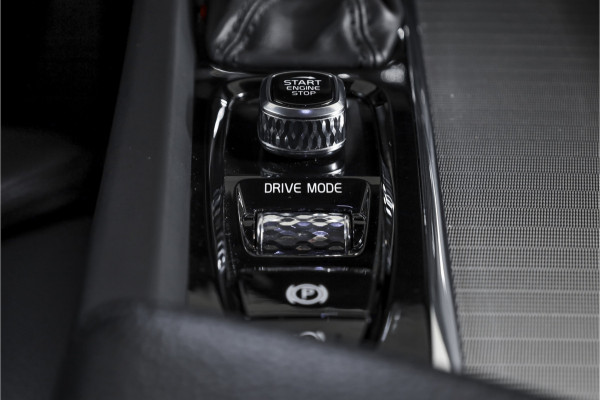 Volvo S60 2.0 T5 250 PK Intro Edition - Automaat | Dig. Cockpit | Adapt. Cruise | Leder | Elek. bestuurderstoel met geheugen | Stoelverw. | PDC | Camera | NAV + App. Connect | ECC | DAB | Elek. Trekhaak | LM 19" |
