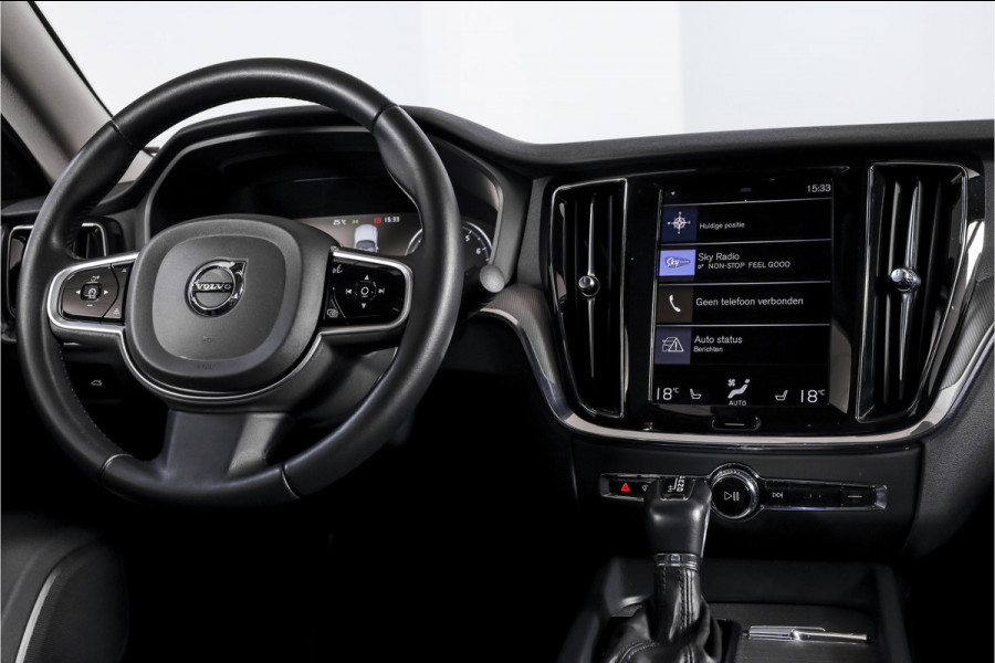 Volvo S60 2.0 T5 250 PK Intro Edition - Automaat | Dig. Cockpit | Adapt. Cruise | Leder | Elek. bestuurderstoel met geheugen | Stoelverw. | PDC | Camera | NAV + App. Connect | ECC | DAB | Elek. Trekhaak | LM 19" |