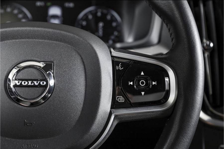 Volvo S60 2.0 T5 250 PK Intro Edition - Automaat | Dig. Cockpit | Adapt. Cruise | Leder | Elek. bestuurderstoel met geheugen | Stoelverw. | PDC | Camera | NAV + App. Connect | ECC | DAB | Elek. Trekhaak | LM 19" |
