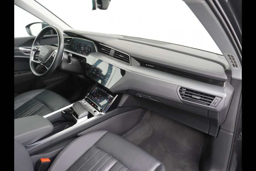 Audi e-tron 50 Quattro Launch Edition Plus 71kWh Leder+Verwarmd+Geheugen Apple Carplay Navi Panoramadak Luchtvering Adap.Cruise PDC Camera S Led Lmv 20" Keyless-go Lichtpakket Dodehoekdetectie Regensensor Rijstrooksensor Lichtpakket Dealeronderhouden Fase 3 Nieuwprijs  €73.451,-