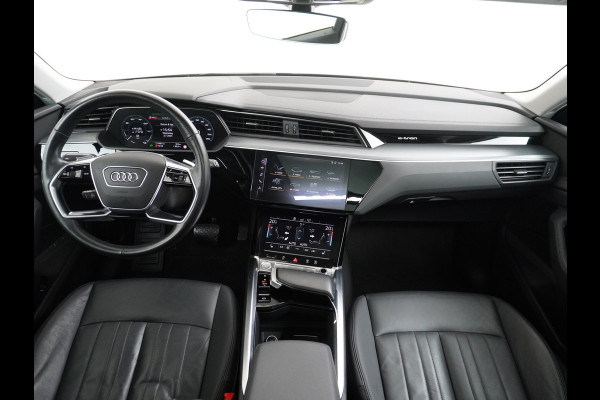 Audi e-tron 50 Quattro Launch Edition Plus 71kWh Leder+Verwarmd+Geheugen Apple Carplay Navi Panoramadak Luchtvering Adap.Cruise PDC Camera S Led Lmv 20" Keyless-go Lichtpakket Dodehoekdetectie Regensensor Rijstrooksensor Lichtpakket Dealeronderhouden Fase 3 Nieuwprijs  €73.451,-