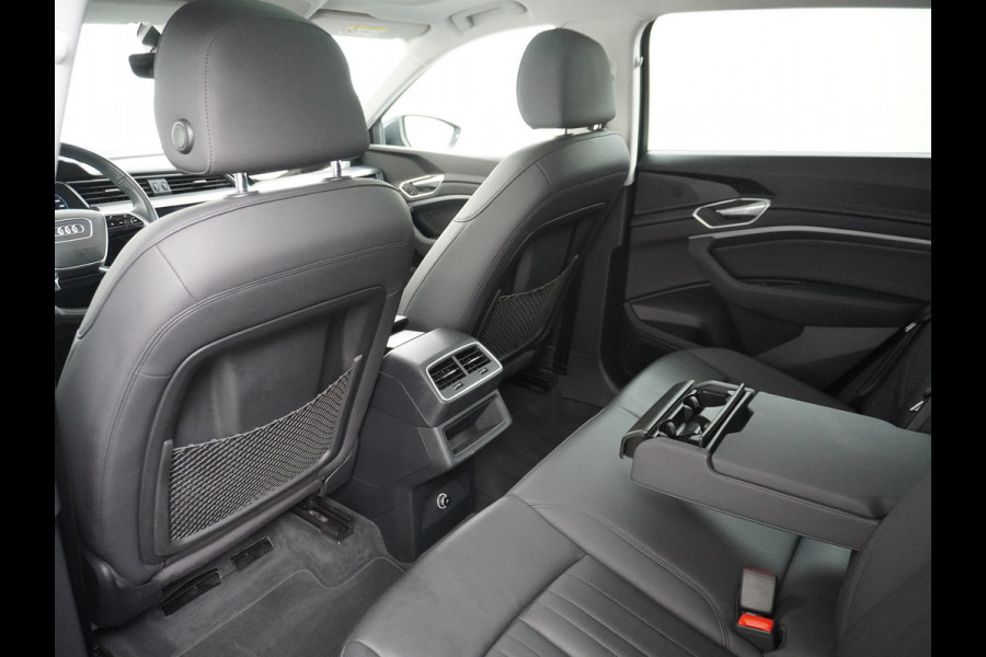 Audi e-tron 50 Quattro Launch Edition Plus 71kWh Leder+Verwarmd+Geheugen Apple Carplay Navi Panoramadak Luchtvering Adap.Cruise PDC Camera S Led Lmv 20" Keyless-go Lichtpakket Dodehoekdetectie Regensensor Rijstrooksensor Lichtpakket Dealeronderhouden Fase 3 Nieuwprijs  €73.451,-