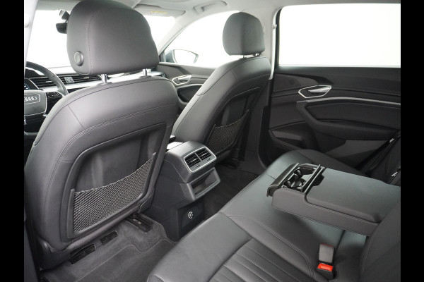 Audi e-tron 50 Quattro Launch Edition Plus 71kWh Leder+Verwarmd+Geheugen Apple Carplay Navi Panoramadak Luchtvering Adap.Cruise PDC Camera S Led Lmv 20" Keyless-go Lichtpakket Dodehoekdetectie Regensensor Rijstrooksensor Lichtpakket Dealeronderhouden Fase 3 Nieuwprijs  €73.451,-