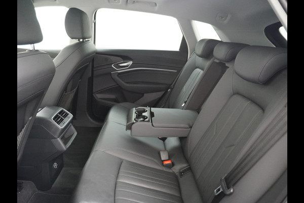 Audi e-tron 50 Quattro Launch Edition Plus 71kWh Leder+Verwarmd+Geheugen Apple Carplay Navi Panoramadak Luchtvering Adap.Cruise PDC Camera S Led Lmv 20" Keyless-go Lichtpakket Dodehoekdetectie Regensensor Rijstrooksensor Lichtpakket Dealeronderhouden Fase 3 Nieuwprijs  €73.451,-