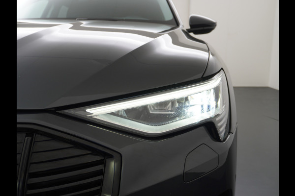Audi e-tron 50 Quattro Launch Edition Plus 71kWh Leder+Verwarmd+Geheugen Apple Carplay Navi Panoramadak Luchtvering Adap.Cruise PDC Camera S Led Lmv 20" Keyless-go Lichtpakket Dodehoekdetectie Regensensor Rijstrooksensor Lichtpakket Dealeronderhouden Fase 3 Nieuwprijs  €73.451,-