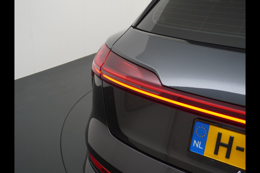 Audi e-tron 50 Quattro Launch Edition Plus 71kWh Leder+Verwarmd+Geheugen Apple Carplay Navi Panoramadak Luchtvering Adap.Cruise PDC Camera S Led Lmv 20" Keyless-go Lichtpakket Dodehoekdetectie Regensensor Rijstrooksensor Lichtpakket Dealeronderhouden Fase 3 Nieuwprijs  €73.451,-