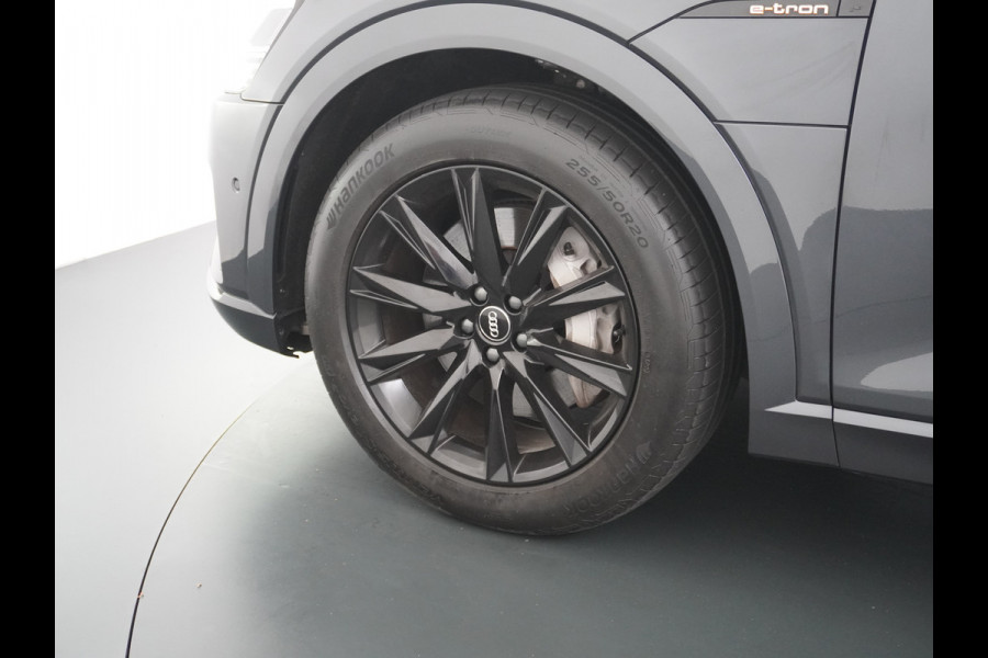 Audi e-tron 50 Quattro Launch Edition Plus 71kWh Leder+Verwarmd+Geheugen Apple Carplay Navi Panoramadak Luchtvering Adap.Cruise PDC Camera S Led Lmv 20" Keyless-go Lichtpakket Dodehoekdetectie Regensensor Rijstrooksensor Lichtpakket Dealeronderhouden Fase 3 Nieuwprijs  €73.451,-