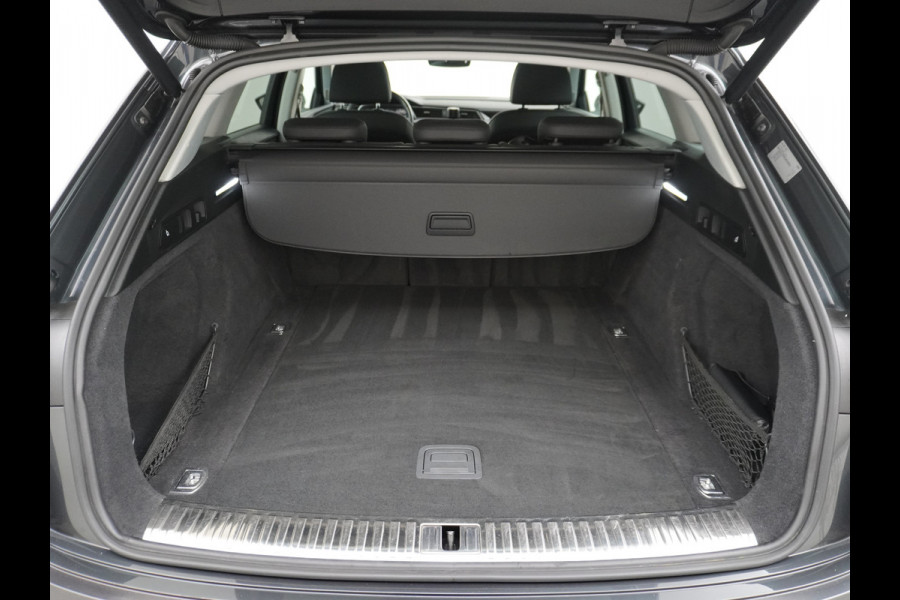 Audi e-tron 50 Quattro Launch Edition Plus 71kWh Leder+Verwarmd+Geheugen Apple Carplay Navi Panoramadak Luchtvering Adap.Cruise PDC Camera S Led Lmv 20" Keyless-go Lichtpakket Dodehoekdetectie Regensensor Rijstrooksensor Lichtpakket Dealeronderhouden Fase 3 Nieuwprijs  €73.451,-