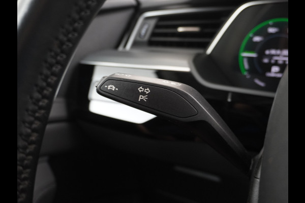 Audi e-tron 50 Quattro Launch Edition Plus 71kWh Leder+Verwarmd+Geheugen Apple Carplay Navi Panoramadak Luchtvering Adap.Cruise PDC Camera S Led Lmv 20" Keyless-go Lichtpakket Dodehoekdetectie Regensensor Rijstrooksensor Lichtpakket Dealeronderhouden Fase 3 Nieuwprijs  €73.451,-