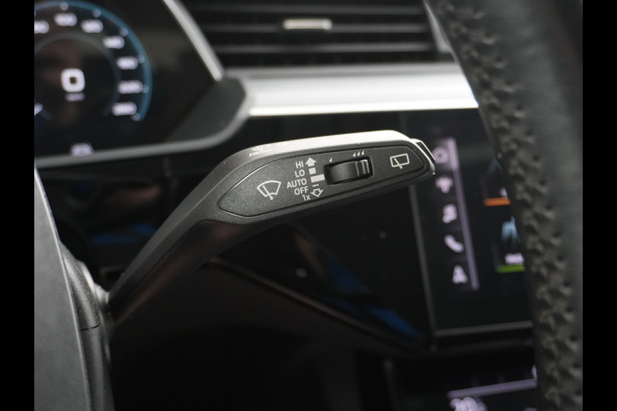 Audi e-tron 50 Quattro Launch Edition Plus 71kWh Leder+Verwarmd+Geheugen Apple Carplay Navi Panoramadak Luchtvering Adap.Cruise PDC Camera S Led Lmv 20" Keyless-go Lichtpakket Dodehoekdetectie Regensensor Rijstrooksensor Lichtpakket Dealeronderhouden Fase 3 Nieuwprijs  €73.451,-