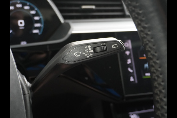 Audi e-tron 50 Quattro Launch Edition Plus 71kWh Leder+Verwarmd+Geheugen Apple Carplay Navi Panoramadak Luchtvering Adap.Cruise PDC Camera S Led Lmv 20" Keyless-go Lichtpakket Dodehoekdetectie Regensensor Rijstrooksensor Lichtpakket Dealeronderhouden Fase 3 Nieuwprijs  €73.451,-