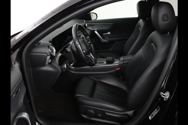 Mercedes-Benz A-Klasse 250e Business Solution Luxury | Leder | Stoelverwarming | Trekhaak | Camera | Navigatie | Full LED | Park Assist | Climate control | Widescreen