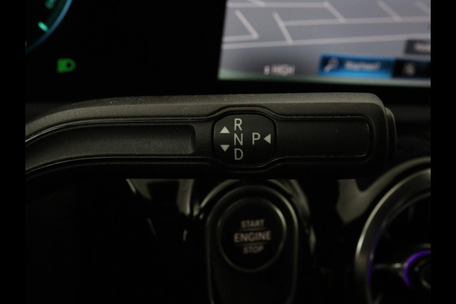Mercedes-Benz A-Klasse 250e Business Solution Luxury | Leder | Stoelverwarming | Trekhaak | Camera | Navigatie | Full LED | Park Assist | Climate control | Widescreen