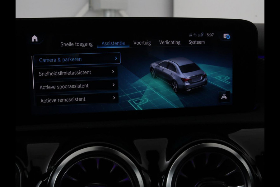 Mercedes-Benz A-Klasse 250e Business Solution Luxury | Leder | Stoelverwarming | Trekhaak | Camera | Navigatie | Full LED | Park Assist | Climate control | Widescreen