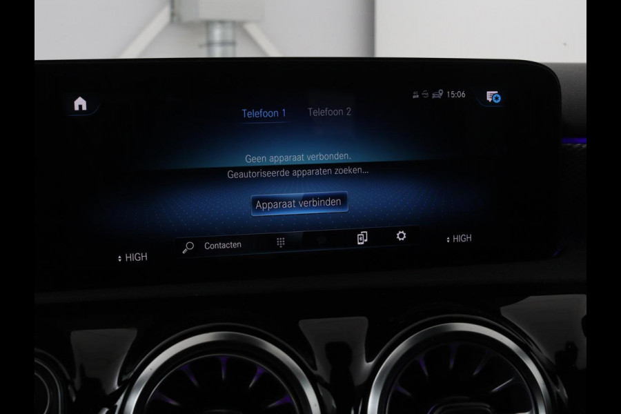 Mercedes-Benz A-Klasse 250e Business Solution Luxury | Leder | Stoelverwarming | Trekhaak | Camera | Navigatie | Full LED | Park Assist | Climate control | Widescreen