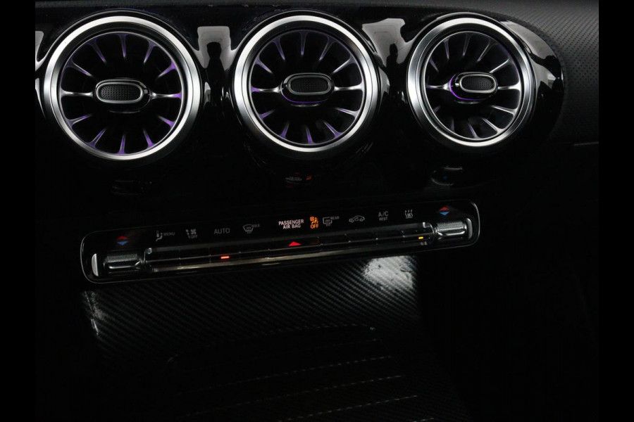 Mercedes-Benz A-Klasse 250e Business Solution Luxury | Leder | Stoelverwarming | Trekhaak | Camera | Navigatie | Full LED | Park Assist | Climate control | Widescreen