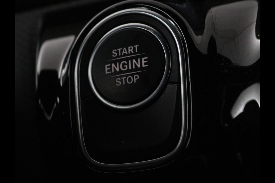 Mercedes-Benz A-Klasse 250e Business Solution Luxury | Leder | Stoelverwarming | Trekhaak | Camera | Navigatie | Full LED | Park Assist | Climate control | Widescreen
