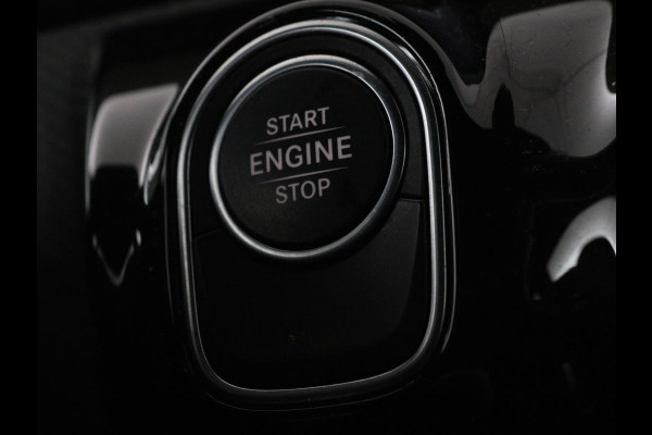 Mercedes-Benz A-Klasse 250e Business Solution Luxury | Leder | Stoelverwarming | Trekhaak | Camera | Navigatie | Full LED | Park Assist | Climate control | Widescreen