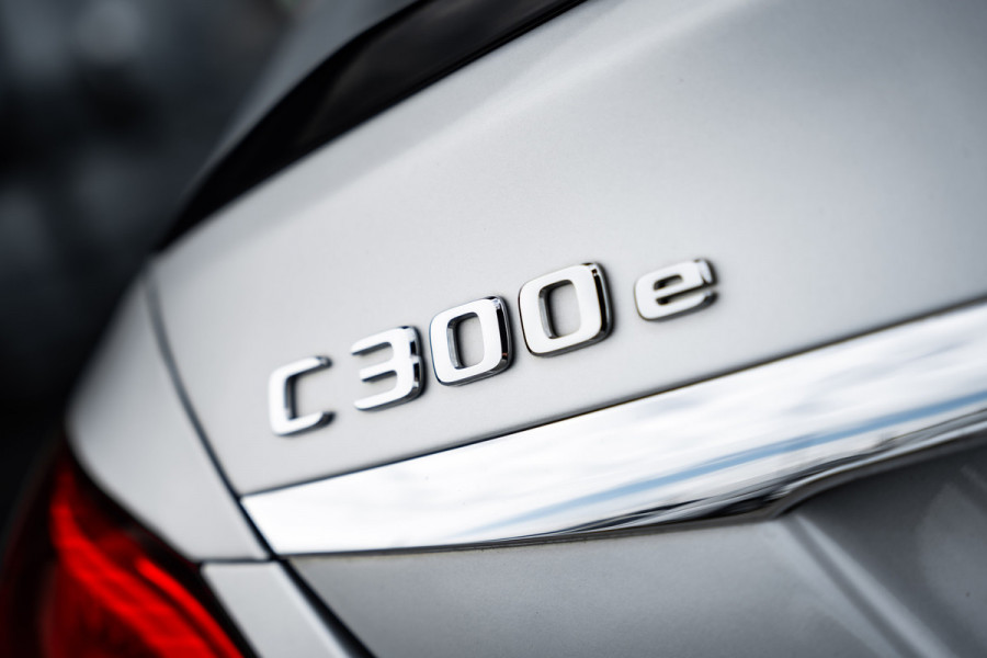 Mercedes-Benz C-Klasse C300 e Premium Plus Pack - Panorama | Burmester | Memory | 360 Camera