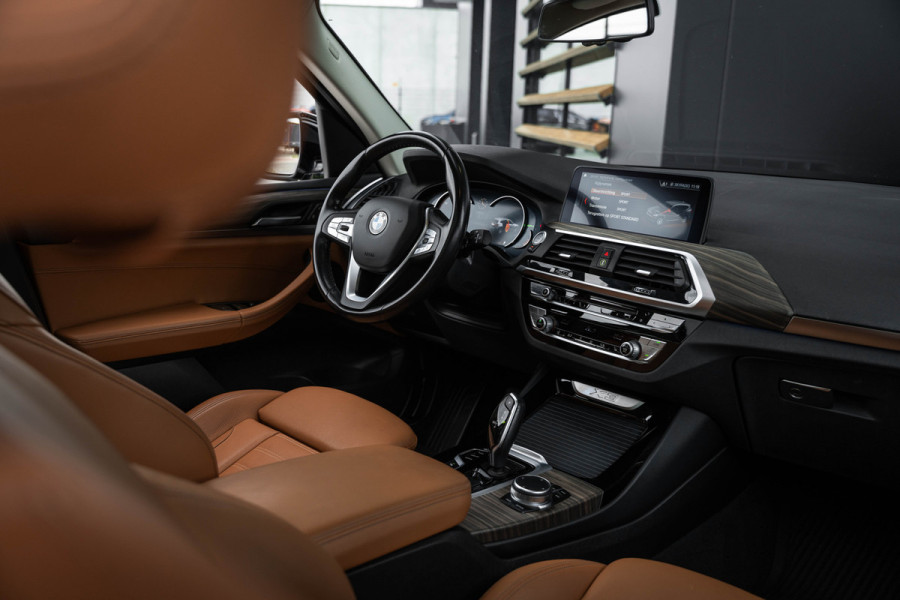 BMW X3 xDrive20i High Executive - Panorama | HUD | Cruise Control | Trekhaak