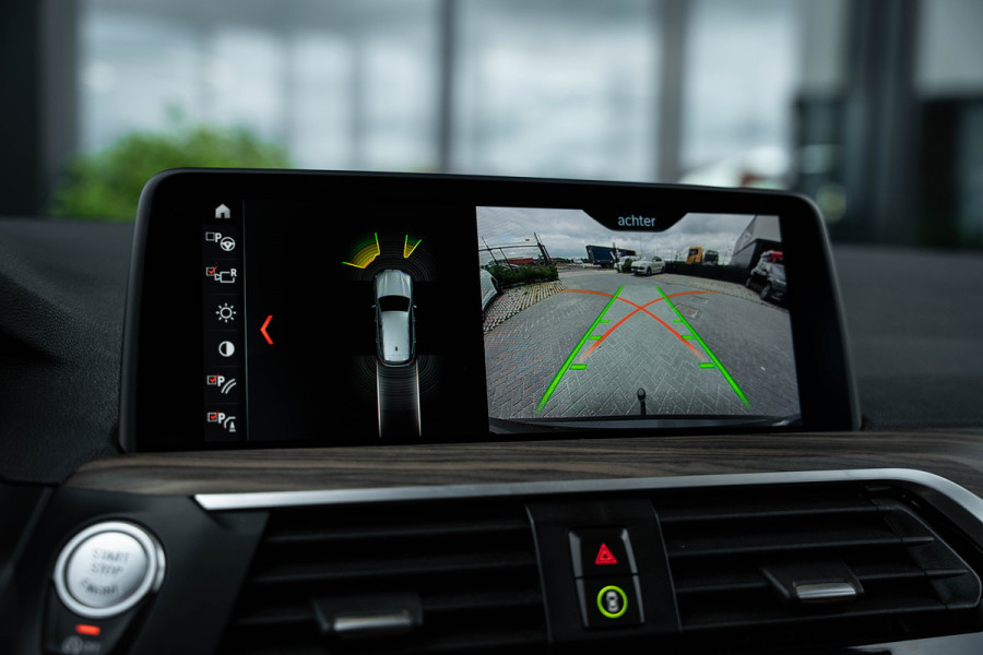 BMW X3 xDrive20i High Executive - Panorama | HUD | Cruise Control | Trekhaak