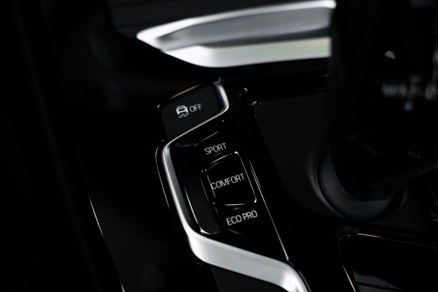 BMW X3 xDrive20i High Executive - Panorama | HUD | Cruise Control | Trekhaak