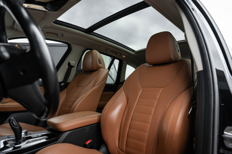 BMW X3 xDrive20i High Executive - Panorama | HUD | Cruise Control | Trekhaak