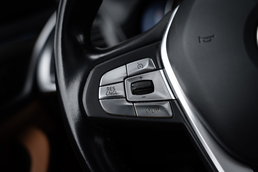 BMW X3 xDrive20i High Executive - Panorama | HUD | Cruise Control | Trekhaak