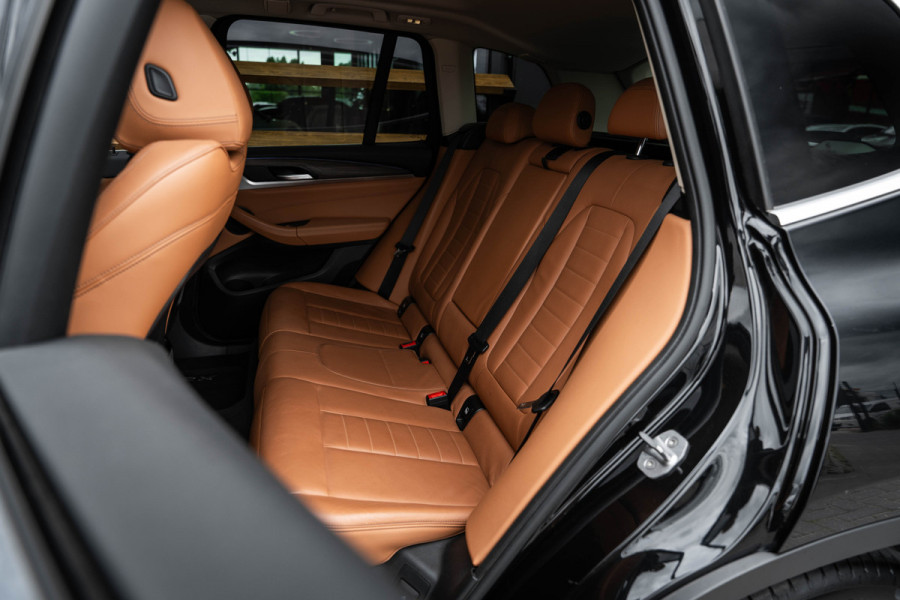 BMW X3 xDrive20i High Executive - Panorama | HUD | Cruise Control | Trekhaak