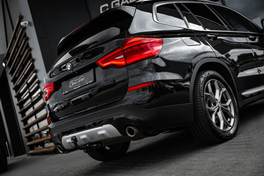 BMW X3 xDrive20i High Executive - Panorama | HUD | Cruise Control | Trekhaak