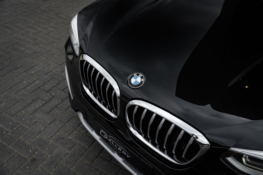 BMW X3 xDrive20i High Executive - Panorama | HUD | Cruise Control | Trekhaak